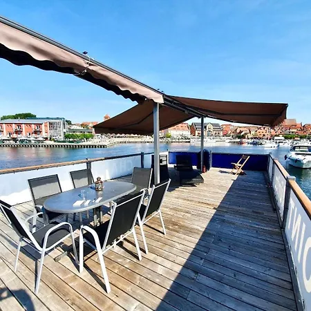 Ferienwohnung Auf Der Mueritz Appartement *